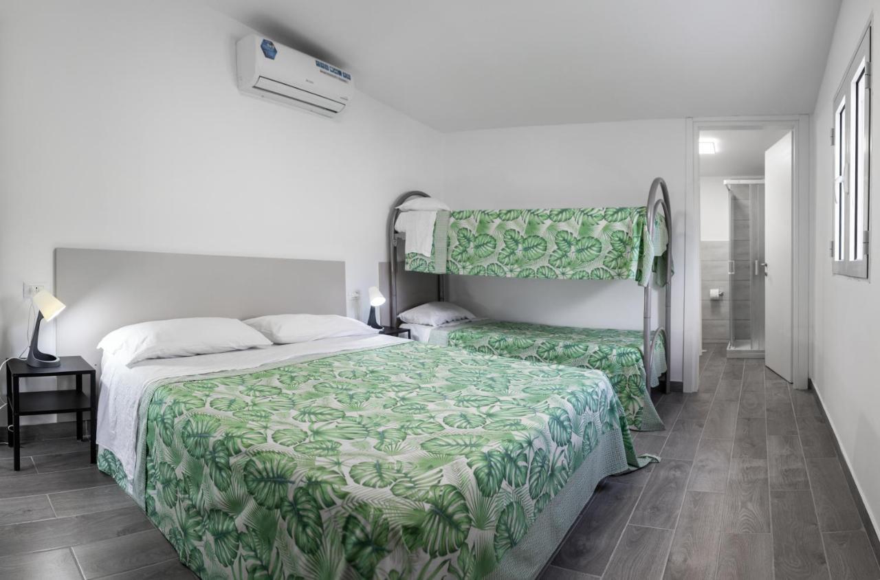 Villaggio Camping Poseidon - Bungalows & Rooms With Sea View In Nature Santa Caterina Dello Ionio Marina Exterior foto